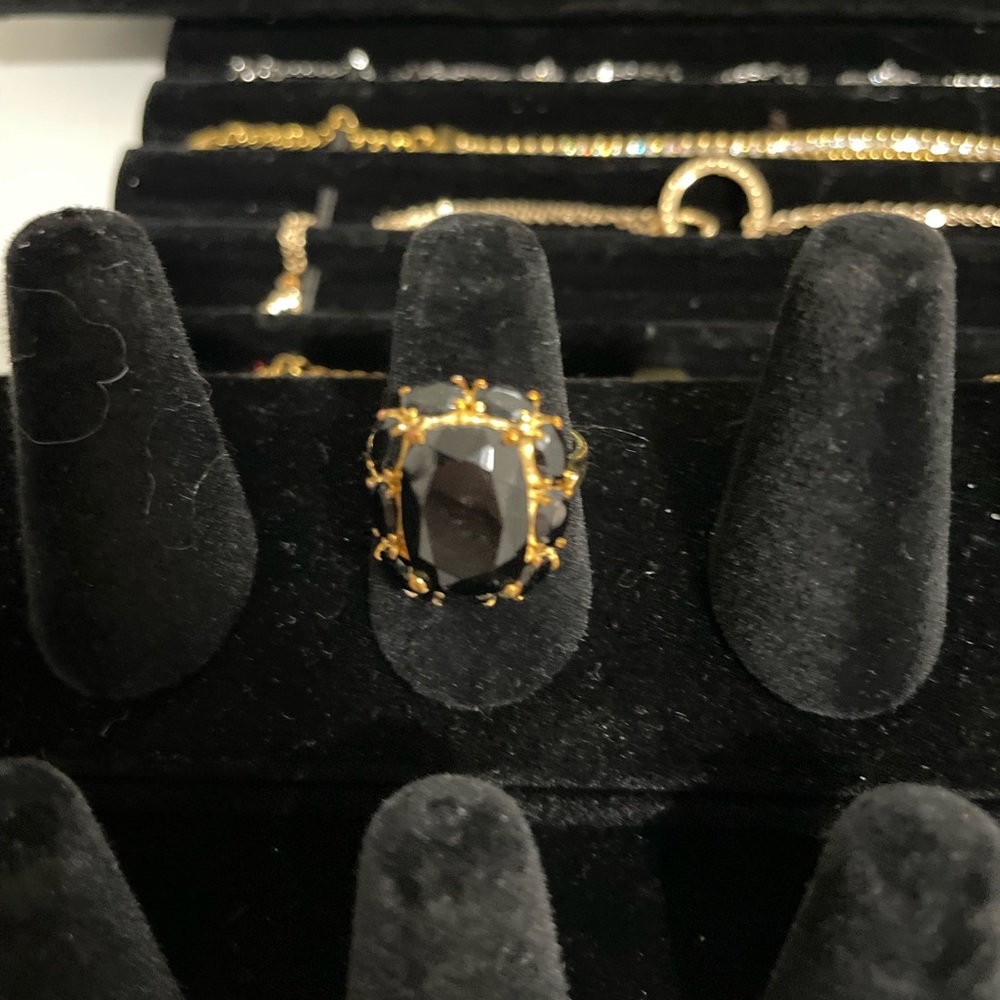 Gorgeous onyx ring